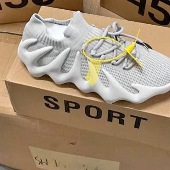 Yeezy 450 - Picture 2 of 5